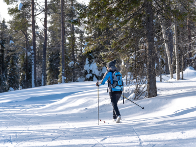 FORFAIT HIVERNAL 2026 &Agrave; VAL-MORIN DANS LES LAURENTIDES EN PR&Eacute;SENTIEL