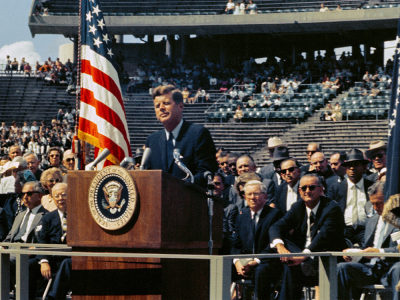 Conf&eacute;rence sur John F&period; Kennedy - EN PR&Eacute;SENTIEL